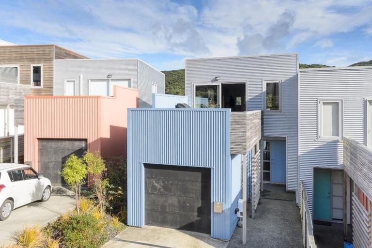 Photo of property in 33 Saddleback Grove, Karori, Wellington, 6012