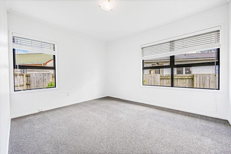 Photo of property in 123 Riverpark Crescent, Henderson, Auckland, 0610