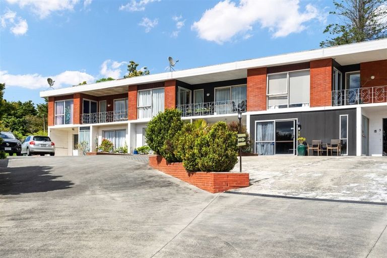 Photo of property in 2/266 Western Hills Drive, Avenues, Whangarei, 0110