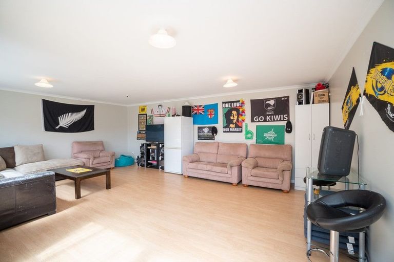Photo of property in 46 Raglan Avenue, Cloverlea, Palmerston North, 4412
