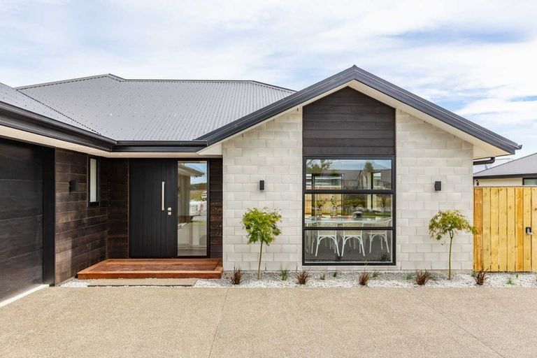 Photo of property in 32 Raptor Street, Rolleston, 7615