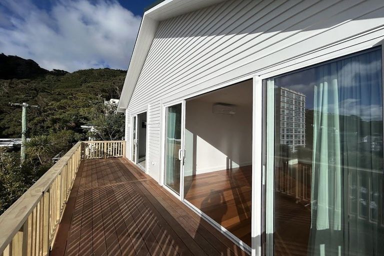 Photo of property in 10a Oriental Terrace, Mount Victoria, Wellington, 6011
