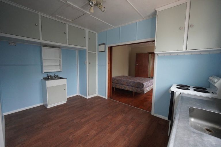 Photo of property in 330 Featherston Street, Palmerston North, 4414