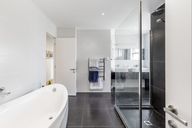 Photo of property in 12 Elgin Place, Red Beach, 0932