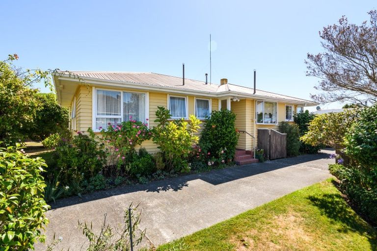 Photo of property in 11 London Terrace, Awapuni, Palmerston North, 4412