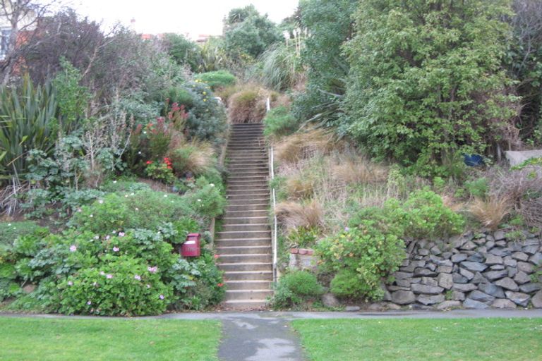 Photo of property in 70 Cliffs Road, Saint Clair, Dunedin, 9012