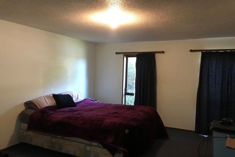 Photo of property in 122 Grahams Road, Burnside, Christchurch, 8053