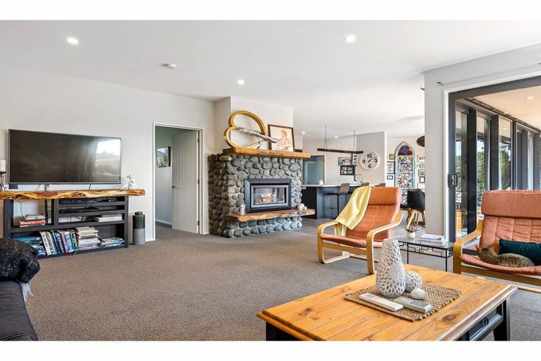 Photo of property in 44 Holiday Drive, Mairehau, Christchurch, 8052