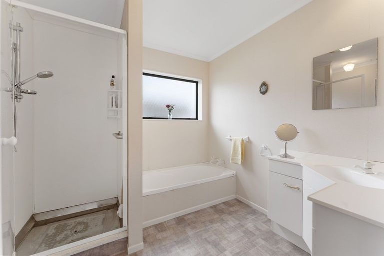 Photo of property in 2/156 Carrington Street, Lower Vogeltown, New Plymouth, 4310