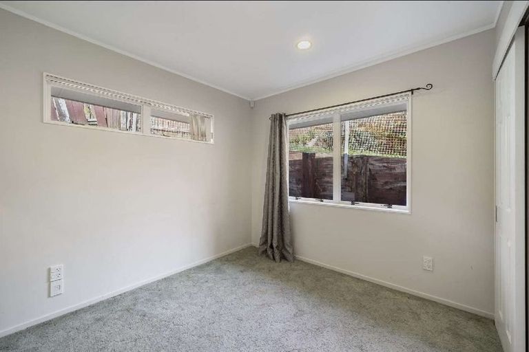 Photo of property in 12 De Havilland Drive, Goodwood Heights, Auckland, 2105