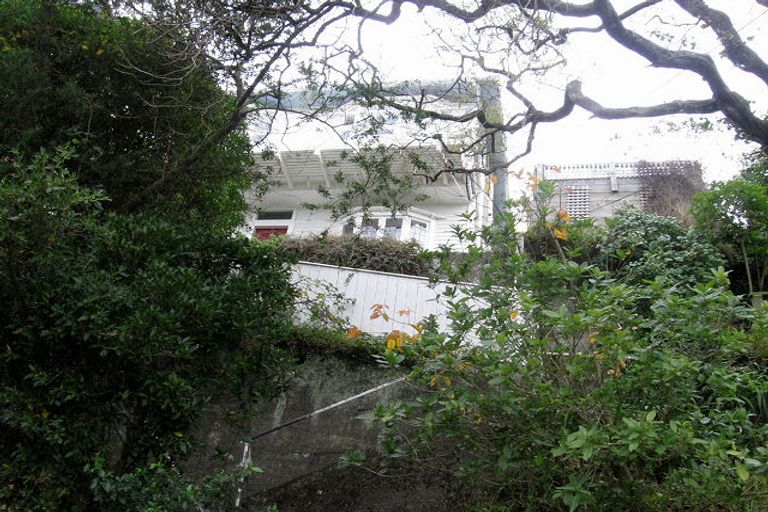 Photo of property in 11 Northland Road, Northland, Wellington, 6012