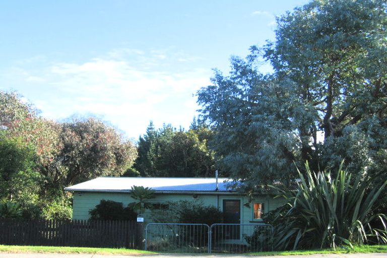 Photo of property in 33 Ngaio Street, Otaki Beach, Otaki, 5512