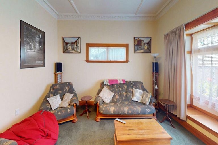 Photo of property in 16 Nikau Street, Takaro, Palmerston North, 4410