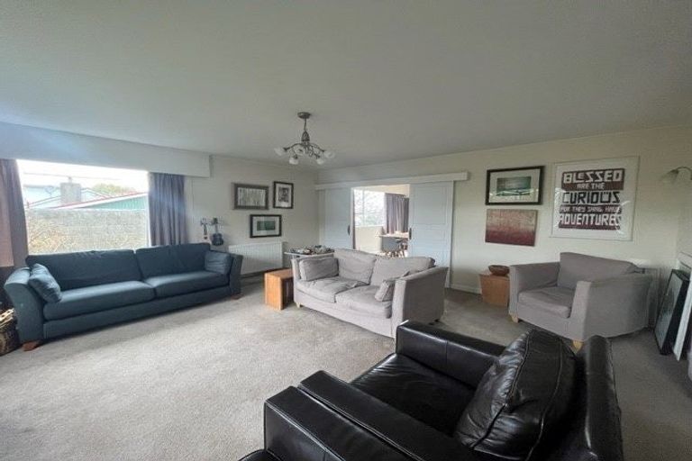 Photo of property in 14 Ardal Grove, Tirohanga, Lower Hutt, 5010