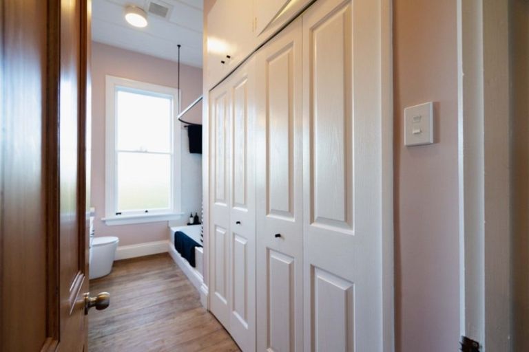 Photo of property in 22 Lawson Street, Roslyn, Dunedin, 9011