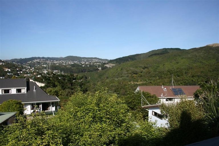 Photo of property in 1 Sasanqua Way, Crofton Downs, Wellington, 6035