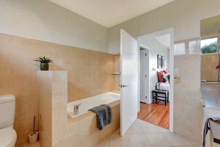 Photo of property in 84 Princes Drive, Britannia Heights, Nelson, 7010