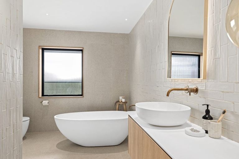 Photo of property in 2 Kauri Drive, Sandspit, Warkworth, 0982