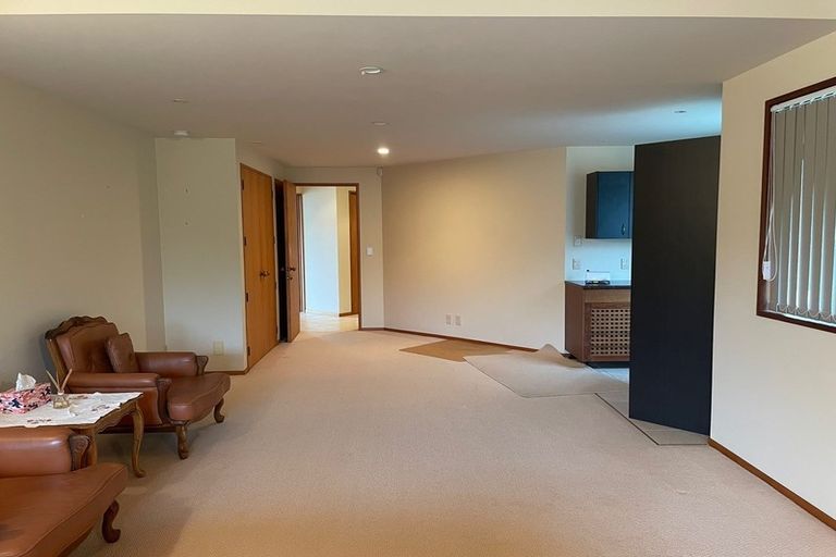 Photo of property in 1/3 Portal Place, Murrays Bay, Auckland, 0630