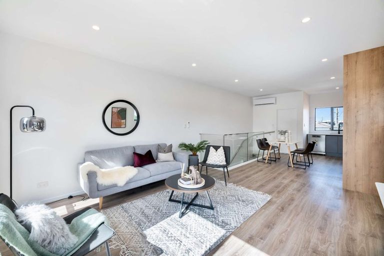 Photo of property in 10 Kari Lane, Kumeu, 0810