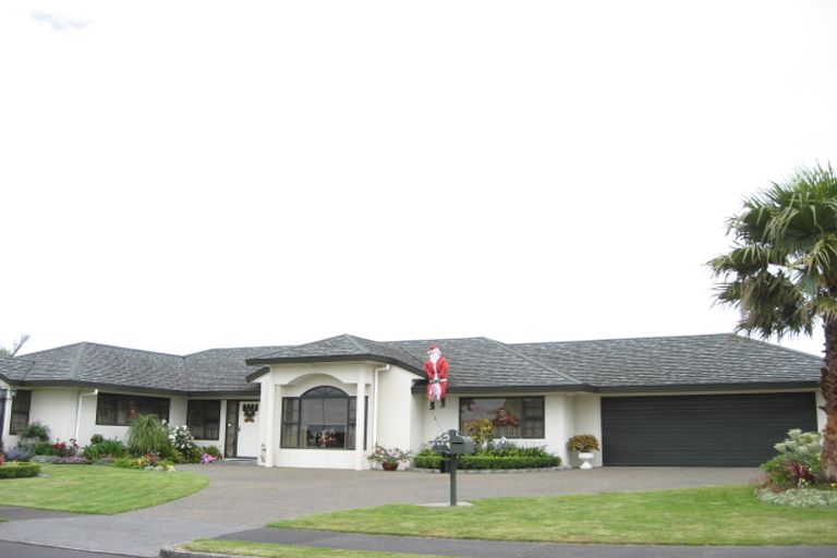 Photo of property in 1/10 Cloverlea Place, Pukekohe, 2120