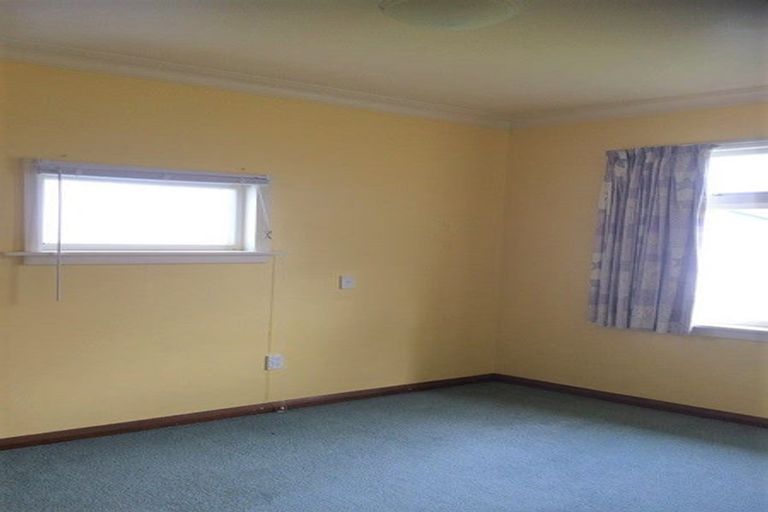 Photo of property in 35 Winchester Street, Levin, 5510