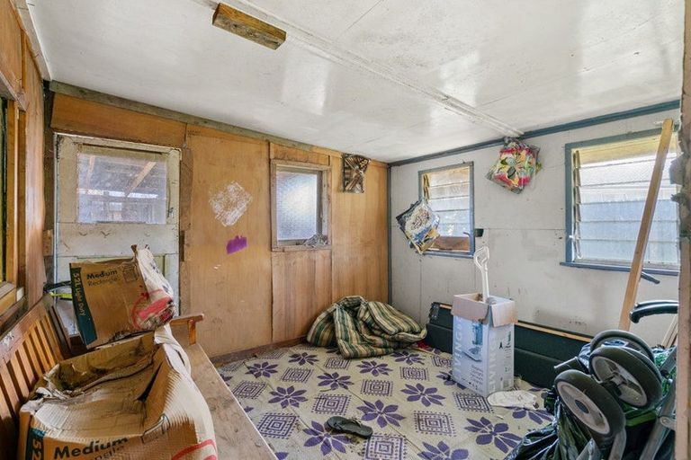 Photo of property in 30 Staverton Crescent, Mangere, Auckland, 2022