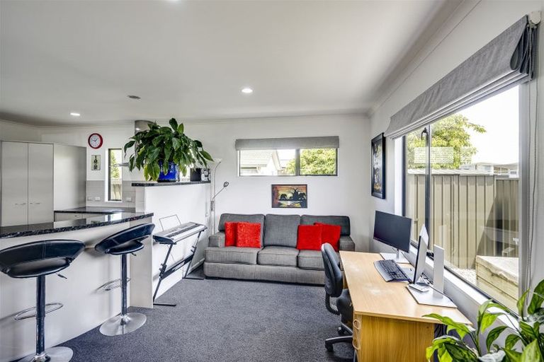 Photo of property in 10a Windsor Terrace, Taradale, Napier, 4112
