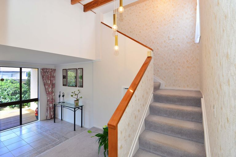 Photo of property in 61 Maygrove Drive, Orewa, 0931