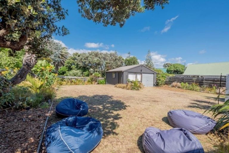 Photo of property in 86 Field Way, Waikanae Beach, Waikanae, 5036