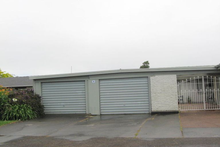 Photo of property in 11 Balgowan Terrace, Conifer Grove, Takanini, 2112