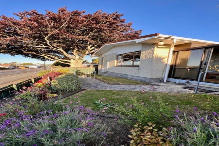 Photo of property in 343 Devon Street West, New Plymouth, 4310