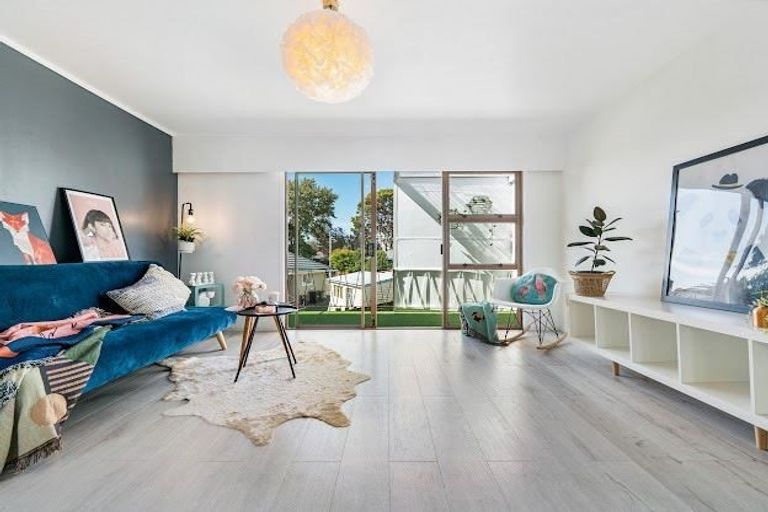 Photo of property in 7/31 Blease Street, New Lynn, Auckland, 0600