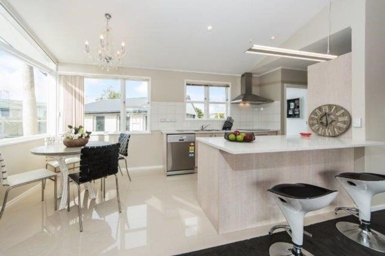Photo of property in 10 Goodwin Drive, Rosehill, Papakura, 2113