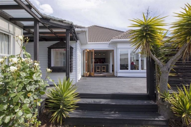 Photo of property in 67 Main Road, Redcliffs, Christchurch, 8081