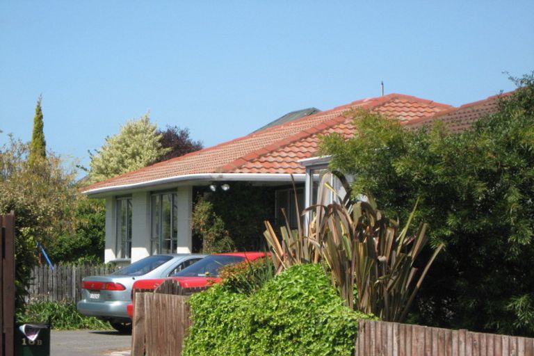 Photo of property in 2/16 Salford Avenue, Redwood, Christchurch, 8051