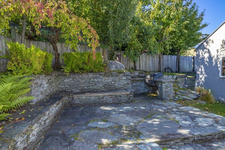 Photo of property in 9 Mcdonnell Road, Arrowtown, 9302