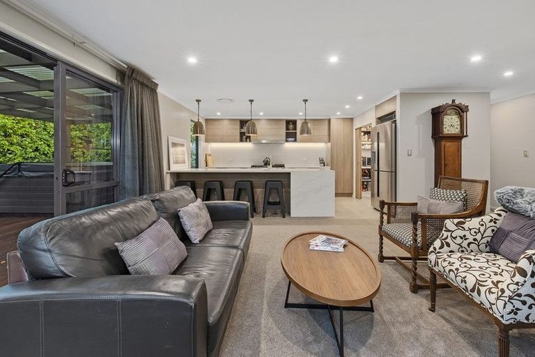 Photo of property in 214 Schnapper Rock Road, Schnapper Rock, Auckland, 0632