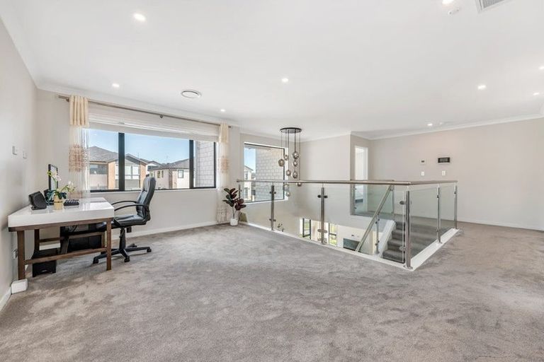 Photo of property in 80 Drumbuoy Drive, Flat Bush, Auckland, 2019