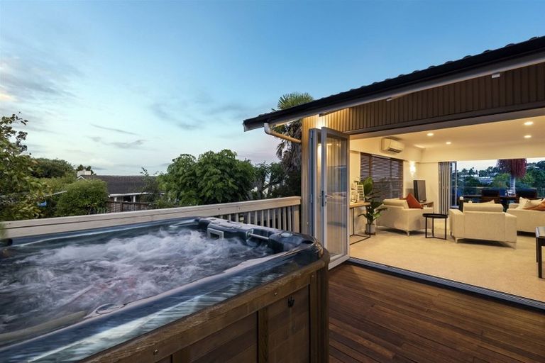 Photo of property in 39 Aberdeen Road, Castor Bay, Auckland, 0620