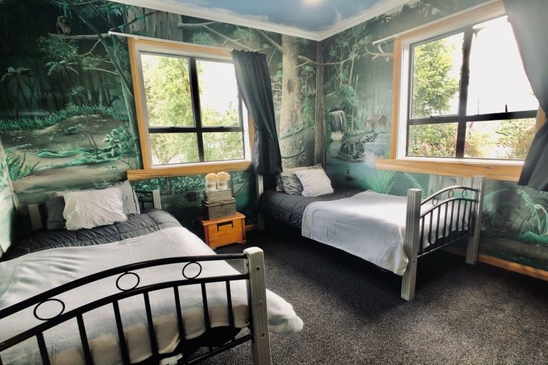 Photo of property in 8 Montgomery Street, Waipukurau, 4200