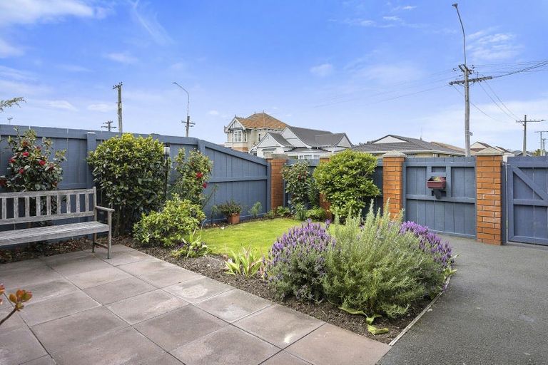 Photo of property in 86 Queens Drive, Saint Kilda, Dunedin, 9012