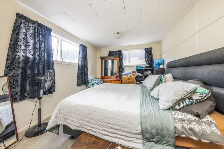 Photo of property in 14 Snell Avenue, Papakura, 2110