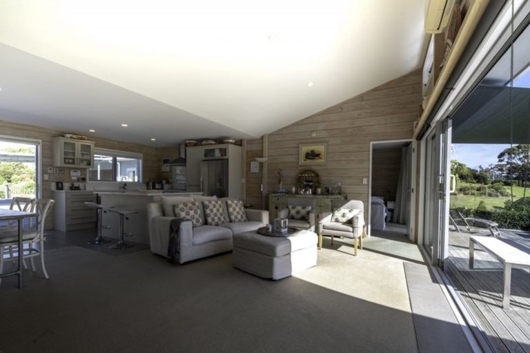 Photo of property in 16 Te Akau Drive, Russell, 0272