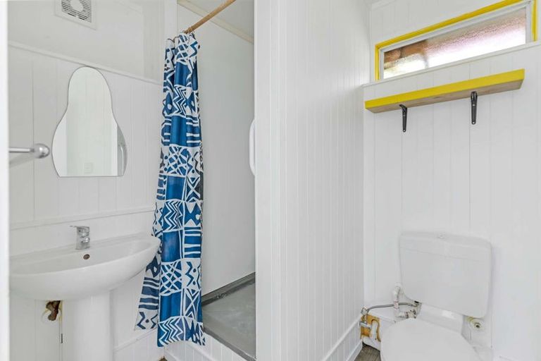 Photo of property in 6 Aries Place, Kawaha Point, Rotorua, 3010