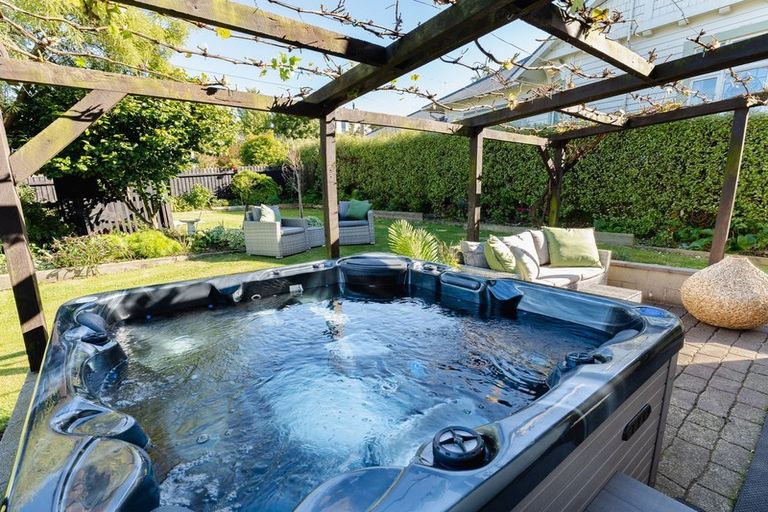 Photo of property in 3 Granville Terrace, Belleknowes, Dunedin, 9011