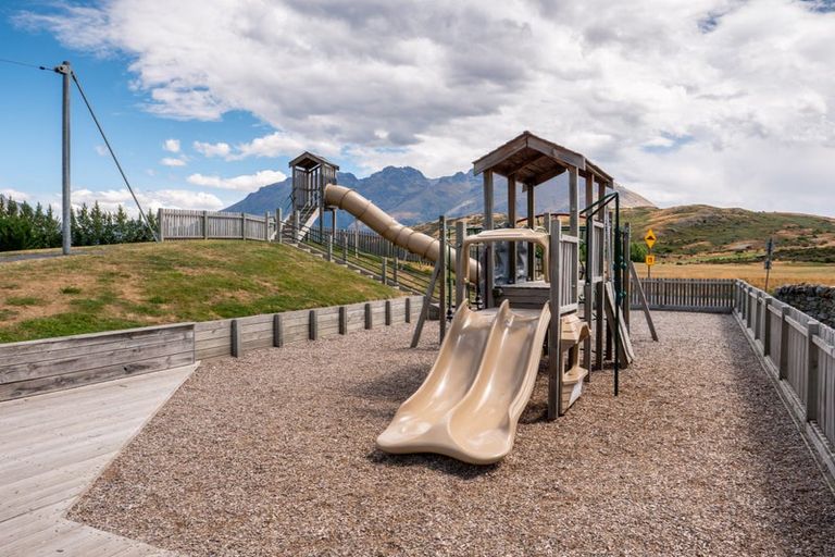 Photo of property in 10 Glenfiddich Road, Jacks Point, Queenstown, 9371