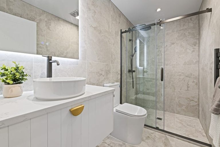 Photo of property in 38 Awanui Road, Red Beach, 0932