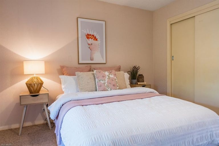 Photo of property in Birchdale Courts, 5/69a Yaldhurst Road, Sockburn, Christchurch, 8042