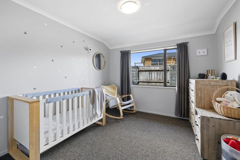 Photo of property in 28a Poplar Grove, Whalers Gate, New Plymouth, 4310